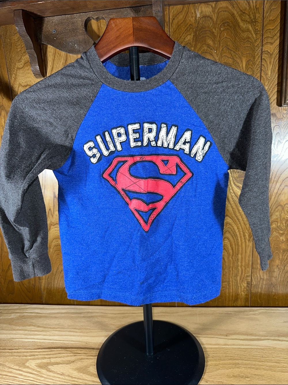 🎉DC Comics Superman Raglan Long Sleeve Tee - Blue, Gray & Red. D427